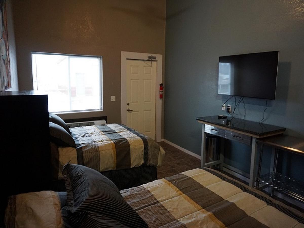 Riverfront Studio Suites Манкейто Экстерьер фото