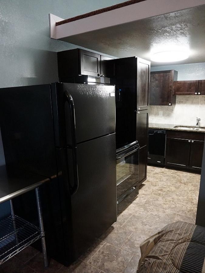 Riverfront Studio Suites Манкейто Экстерьер фото